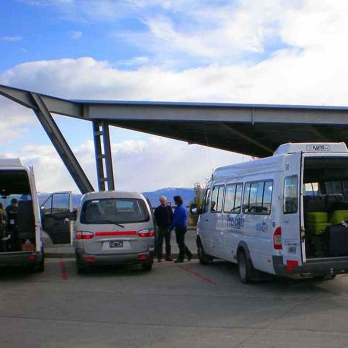 Airport shuttle between El Calafate Airport and El Chaltén