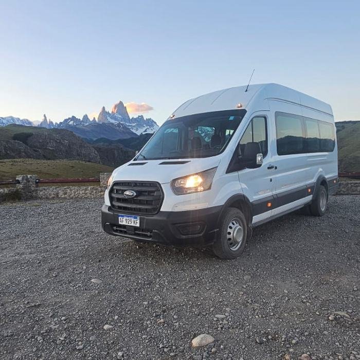Huemul Travel taxi providing local transportation in El Chaltén, El Calafate, and Puerto Natales